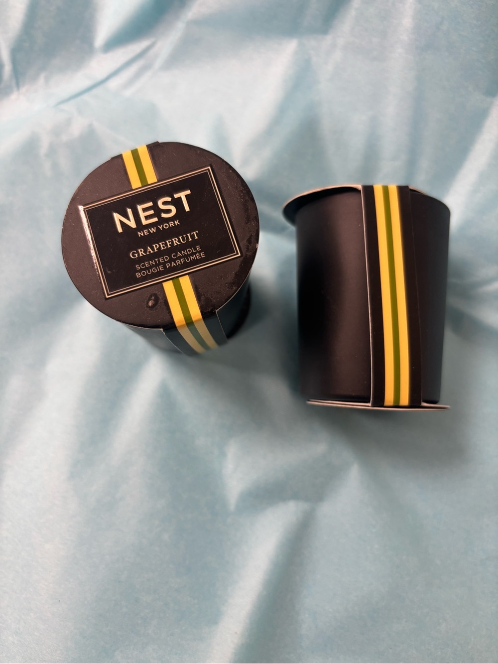 NEST 2 Fragrances Grapefruit Candle — Black with Yellow & Green Stripes